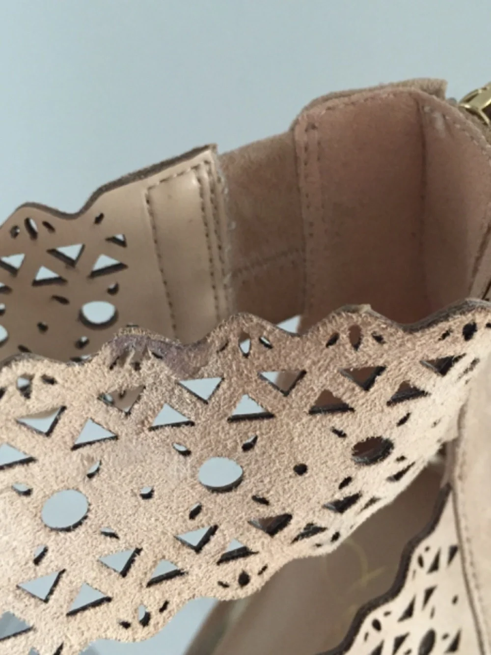 Jessica Simpson Jastia 8.5 Beige Suede Laser Cut Strappy Stiletto Heels EUC